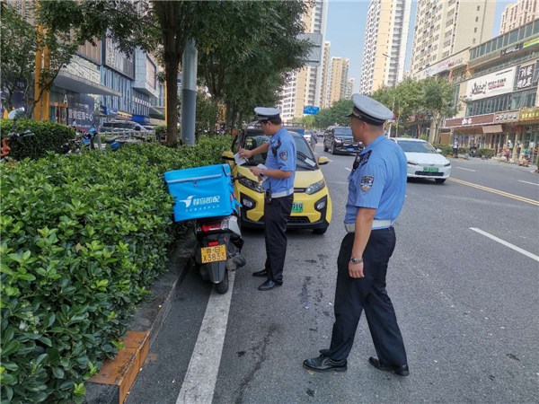 青岛市北区双山街道：共建全国文明城市 联合执法分队“集结”重拳整治市容市貌