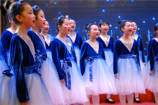 山东即墨：校园大合唱喜迎新年