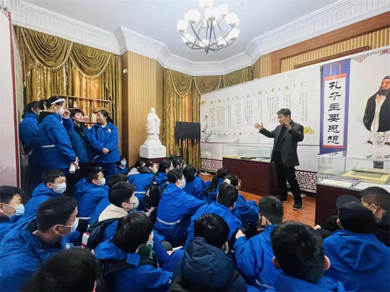 青岛国开同学走进南园学习孔子文化