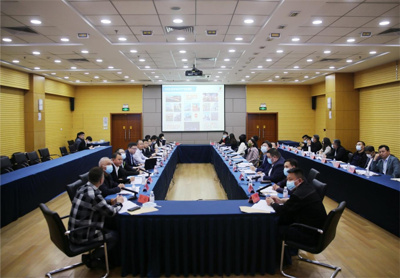 青岛市北区召开“送政策、促发展、强产业” 民营企业家暨商协会座谈会
