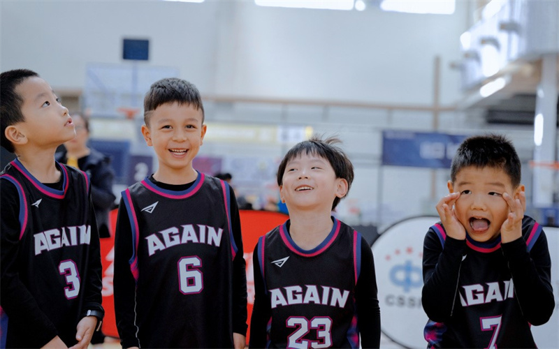 守护少年梦，共筑中国梦！国寿寿险#运动少年微笑征集令#活动引爆网络