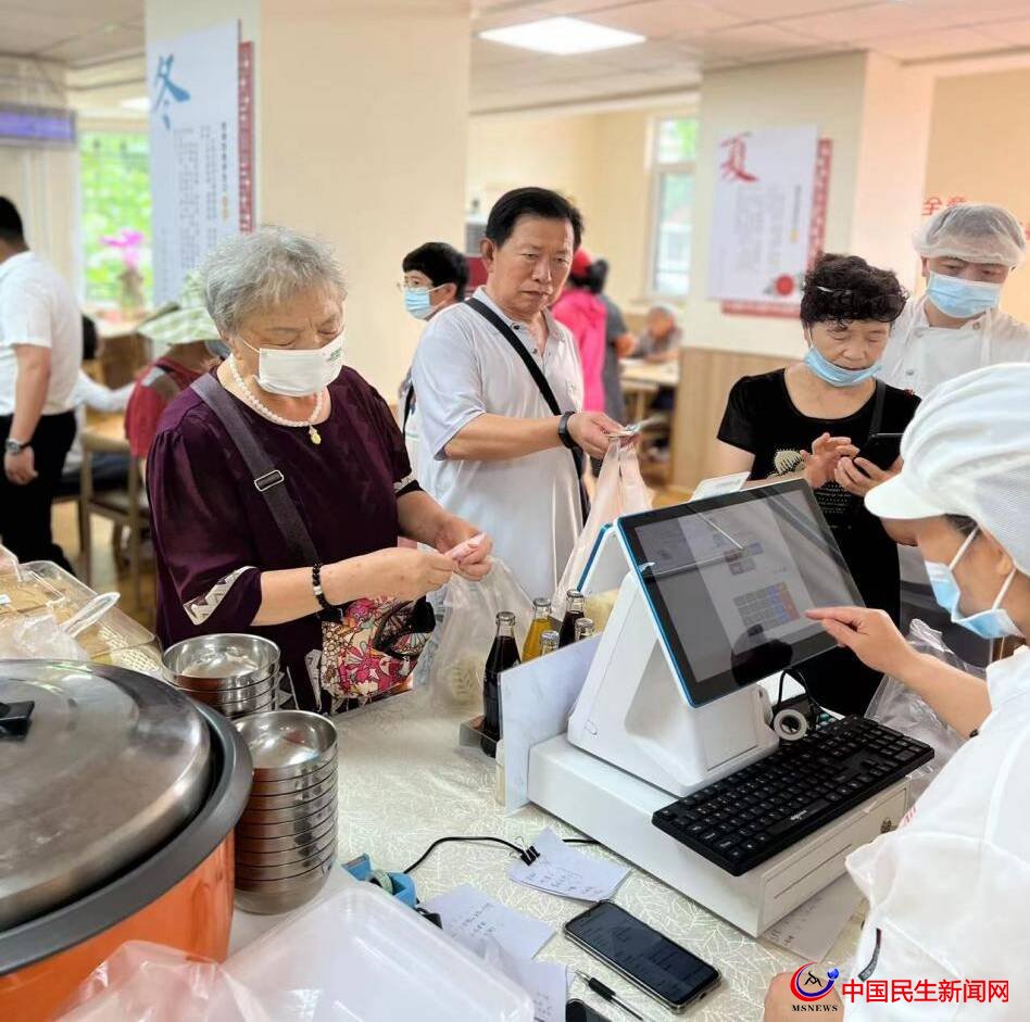 我为群众办实事|市北区养老助餐服务“暖胃”又“暖心”