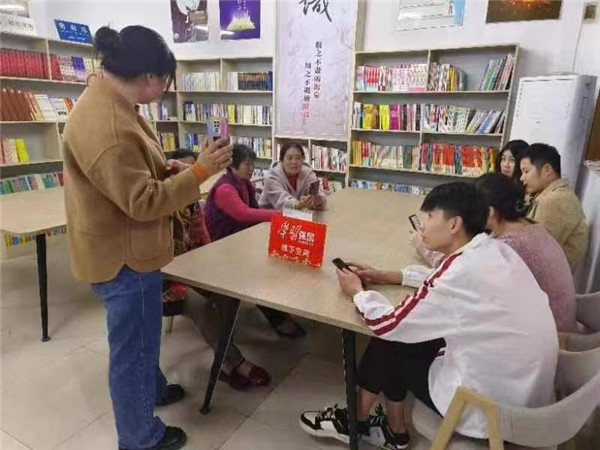 胶州市李哥庄镇：“学习强国”走进农家书屋宣传推广活动
