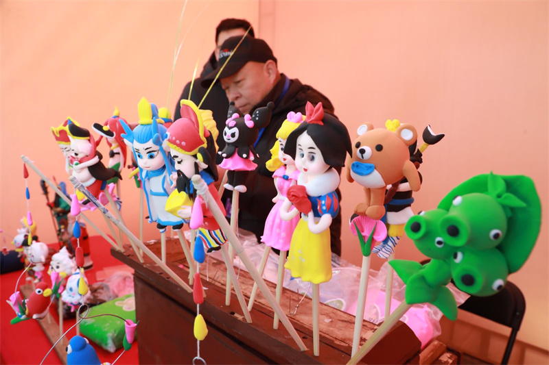 糖球会绝活之二：面塑绝活在糖球会上大放异彩，传统技艺展现民俗魅力