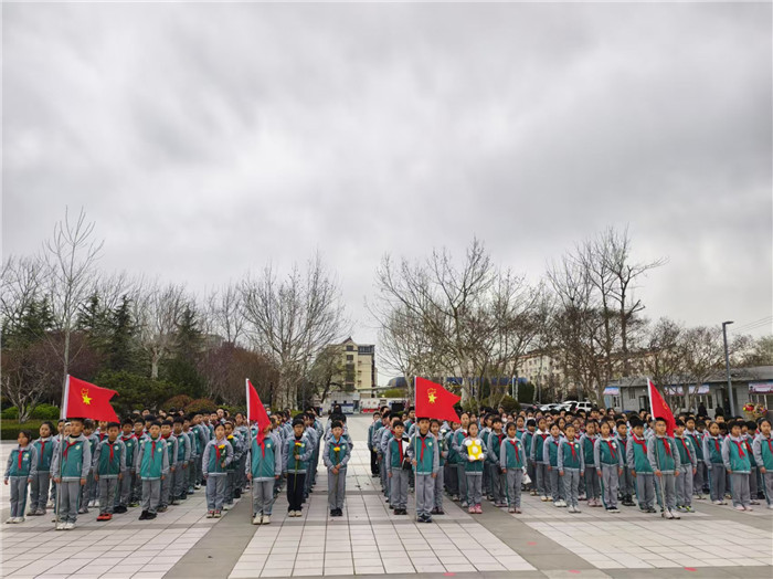 “清明追思祭英烈 薪火相传勇担当” —— 胶州市大同小学开展清明节祭奠先烈活动