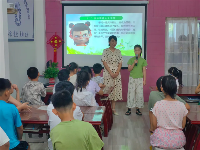胶州市司法局中云司法所开展“寓教于‘影’ 法润童心”主题宣讲活动